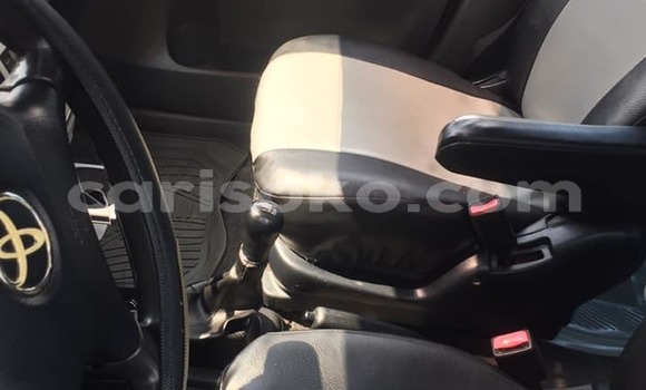 Acheter Occasion Voiture Toyota Avensis Verso Bleu à Kigali, Rwanda Acheter Occasion Voiture Toyota Avensis Verso Bleu à Kigali, Rwanda