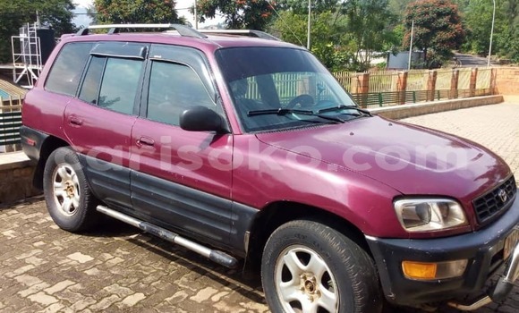 Acheter Occasion Voiture Toyota RAV4 Rouge à Kigali, Rwanda Acheter Occasion Voiture Toyota RAV4 Rouge à Kigali, Rwanda