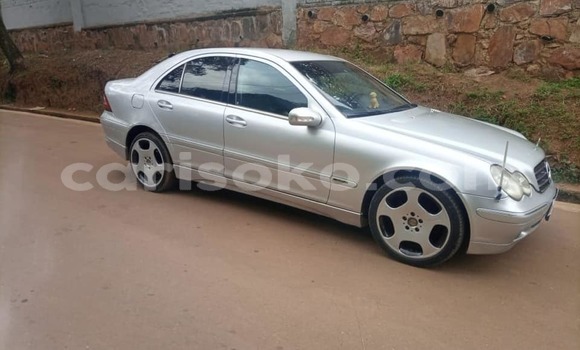 Acheter Occasion Voiture Mercedes-Benz C–Class Gris à Kigali, Rwanda Acheter Occasion Voiture Mercedes-Benz C–Class Gris à Kigali, Rwanda