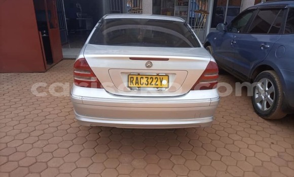 Acheter Occasion Voiture Mercedes-Benz C–Class Gris à Kigali, Rwanda Acheter Occasion Voiture Mercedes-Benz C–Class Gris à Kigali, Rwanda
