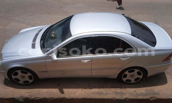 Acheter Occasion Voiture Mercedes-Benz C–Class Gris à Kigali, Rwanda Acheter Occasion Voiture Mercedes-Benz C–Class Gris à Kigali, Rwanda