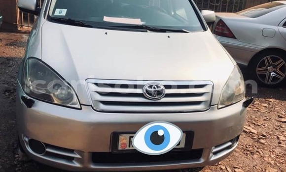 Acheter Occasion Voiture Toyota Avensis Verso Gris à Kigali, Rwanda Acheter Occasion Voiture Toyota Avensis Verso Gris à Kigali, Rwanda