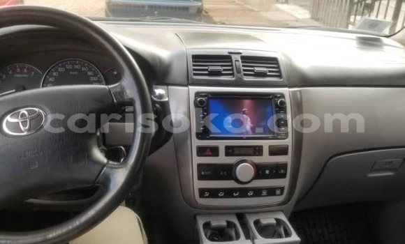 Acheter Occasion Voiture Toyota Avensis Verso Gris à Kigali, Rwanda Acheter Occasion Voiture Toyota Avensis Verso Gris à Kigali, Rwanda