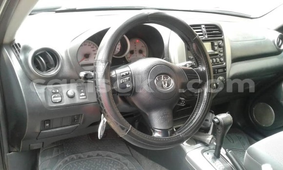Acheter Occasion Voiture Toyota RAV4 Noir à Kigali, Rwanda Acheter Occasion Voiture Toyota RAV4 Noir à Kigali, Rwanda
