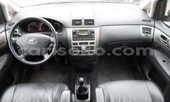 Buy Used Toyota Avensis Verso Beige Car in Kigali in Rwanda Buy Used Toyota Avensis Verso Beige Car in Kigali in Rwanda