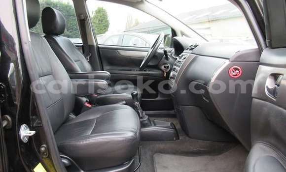 Buy Used Toyota Avensis Verso Beige Car in Kigali in Rwanda Buy Used Toyota Avensis Verso Beige Car in Kigali in Rwanda
