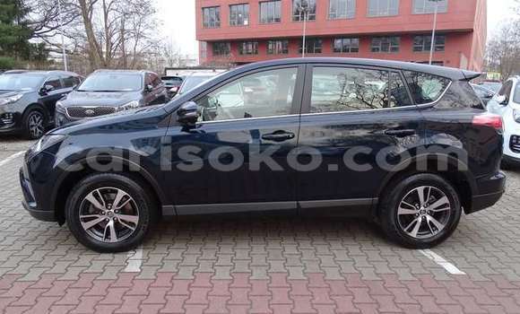 Sayi Na hannu Toyota RAV4 Beige Mota in Kigali a Rwanda Sayi Na hannu Toyota RAV4 Beige Mota in Kigali a Rwanda