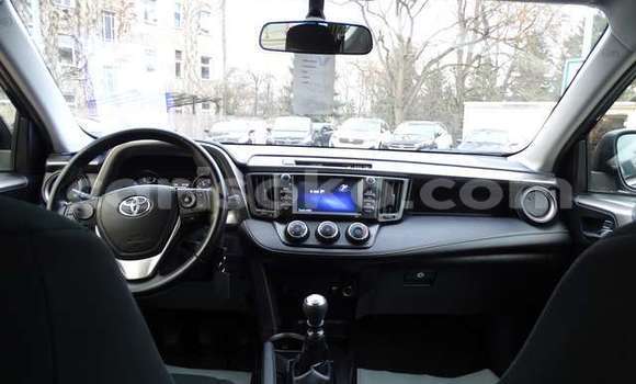 Sayi Na hannu Toyota RAV4 Beige Mota in Kigali a Rwanda Sayi Na hannu Toyota RAV4 Beige Mota in Kigali a Rwanda