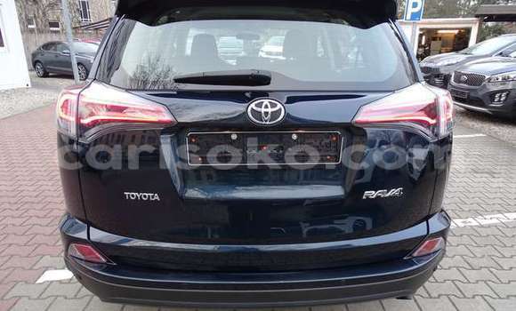 Sayi Na hannu Toyota RAV4 Beige Mota in Kigali a Rwanda Sayi Na hannu Toyota RAV4 Beige Mota in Kigali a Rwanda