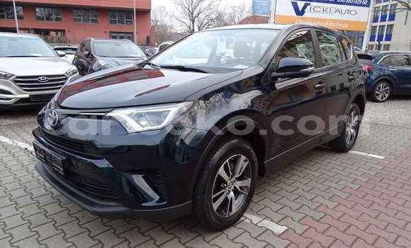 Sayi Na hannu Toyota RAV4 Beige Mota in Kigali a Rwanda Sayi Na hannu Toyota RAV4 Beige Mota in Kigali a Rwanda