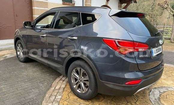 Buy Used Hyundai Santa Fe Beige Car in Kigali in Rwanda Buy Used Hyundai Santa Fe Beige Car in Kigali in Rwanda