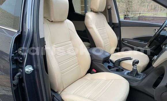 Buy Used Hyundai Santa Fe Beige Car in Kigali in Rwanda Buy Used Hyundai Santa Fe Beige Car in Kigali in Rwanda