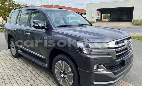 Sayi Na hannu Toyota Land Cruiser Beige Mota in Kigali a Rwanda Sayi Na hannu Toyota Land Cruiser Beige Mota in Kigali a Rwanda