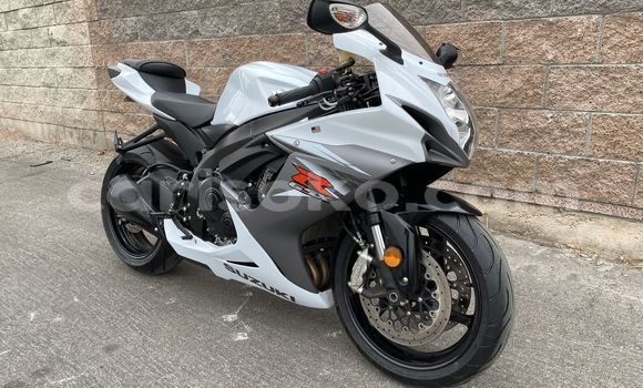 Acheter Occasion Moto Suzuki GSX–R Bleu à Gasarenda, Rwanda Acheter Occasion Moto Suzuki GSX–R Bleu à Gasarenda, Rwanda