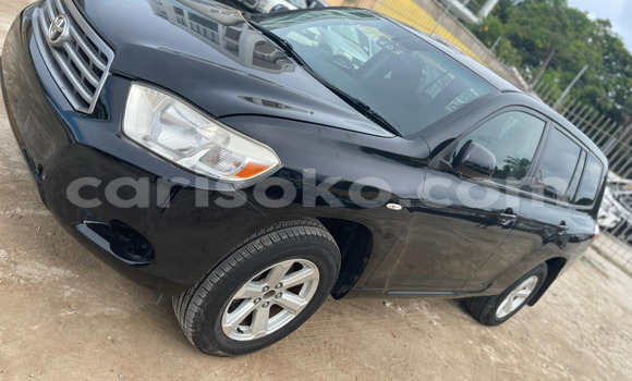 Acheter Import Voiture Toyota Kluger Noir à Kigali, Rwanda Acheter Import Voiture Toyota Kluger Noir à Kigali, Rwanda