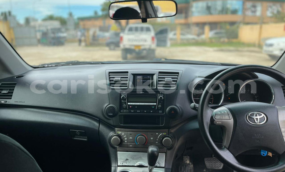 Acheter Import Voiture Toyota Kluger Noir à Kigali, Rwanda Acheter Import Voiture Toyota Kluger Noir à Kigali, Rwanda