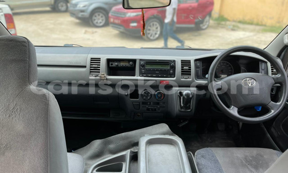 Acheter Import Voiture Toyota Hiace Blanc à Kigali, Rwanda Acheter Import Voiture Toyota Hiace Blanc à Kigali, Rwanda