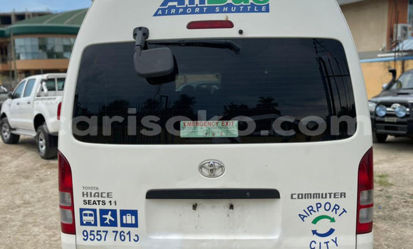 Acheter Import Voiture Toyota Hiace Blanc à Kigali, Rwanda Acheter Import Voiture Toyota Hiace Blanc à Kigali, Rwanda