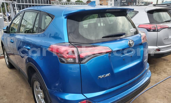 Acheter Import Voiture Toyota RAV4 Bleu à Kigali, Rwanda Acheter Import Voiture Toyota RAV4 Bleu à Kigali, Rwanda