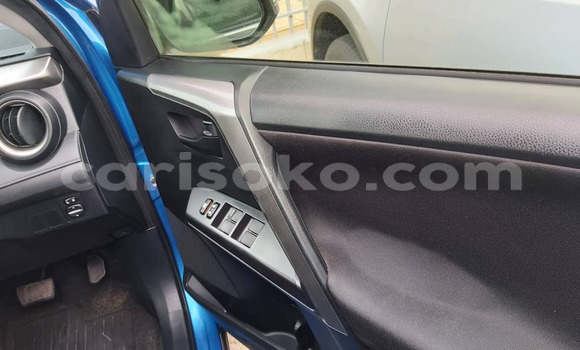 Acheter Import Voiture Toyota RAV4 Bleu à Kigali, Rwanda Acheter Import Voiture Toyota RAV4 Bleu à Kigali, Rwanda