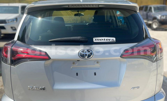 Acheter Import Voiture Toyota RAV4 Gris à Kigali, Rwanda Acheter Import Voiture Toyota RAV4 Gris à Kigali, Rwanda