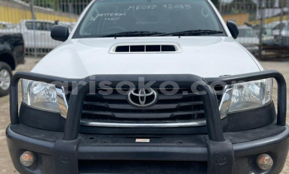 Acheter Import Voiture Toyota Hilux Blanc à Kigali, Rwanda Acheter Import Voiture Toyota Hilux Blanc à Kigali, Rwanda