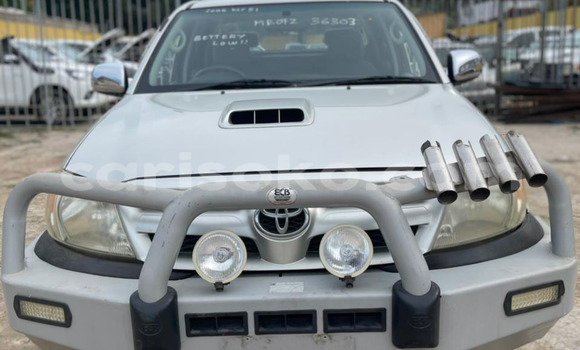 Sayi Imported Toyota Hilux Gris Mota in Kigali a Rwanda Sayi Imported Toyota Hilux Gris Mota in Kigali a Rwanda