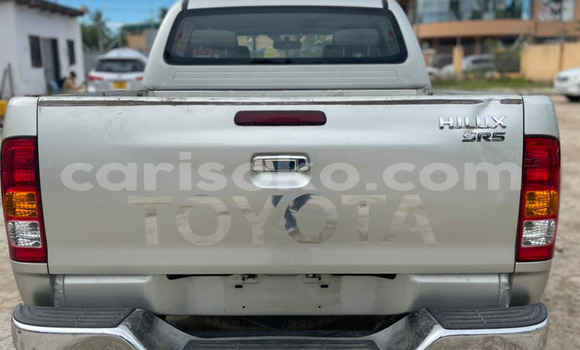 Acheter Import Voiture Toyota Hilux Gris à Kigali, Rwanda Acheter Import Voiture Toyota Hilux Gris à Kigali, Rwanda
