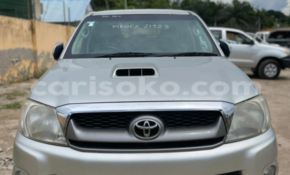 Acheter Import Voiture Toyota Hilux Gris à Kigali, Rwanda Acheter Import Voiture Toyota Hilux Gris à Kigali, Rwanda