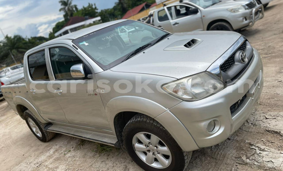 Acheter Import Voiture Toyota Hilux Gris à Kigali, Rwanda Acheter Import Voiture Toyota Hilux Gris à Kigali, Rwanda