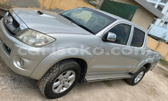 Acheter Import Voiture Toyota Hilux Gris à Kigali, Rwanda Acheter Import Voiture Toyota Hilux Gris à Kigali, Rwanda