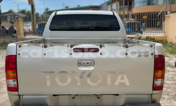 Acheter Import Voiture Toyota Hilux Gris à Kigali, Rwanda Acheter Import Voiture Toyota Hilux Gris à Kigali, Rwanda