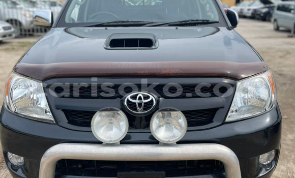 Acheter Import Voiture Toyota Hilux Noir à Kigali, Rwanda Acheter Import Voiture Toyota Hilux Noir à Kigali, Rwanda