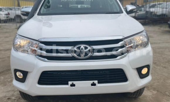 Acheter Import Voiture Toyota Hilux Blanc à Kigali, Rwanda