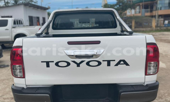 Acheter Import Voiture Toyota Hilux Blanc à Kigali, Rwanda Acheter Import Voiture Toyota Hilux Blanc à Kigali, Rwanda