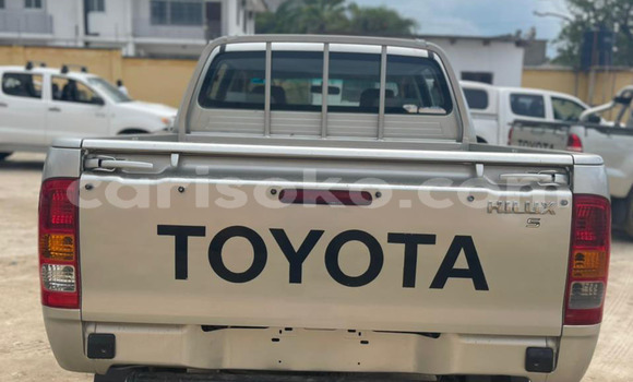 Acheter Import Voiture Toyota Hilux Gris à Kigali, Rwanda Acheter Import Voiture Toyota Hilux Gris à Kigali, Rwanda