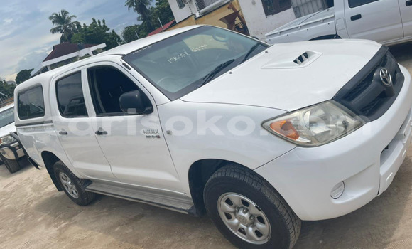 Acheter Import Voiture Toyota Hilux Blanc à Kigali, Rwanda Acheter Import Voiture Toyota Hilux Blanc à Kigali, Rwanda