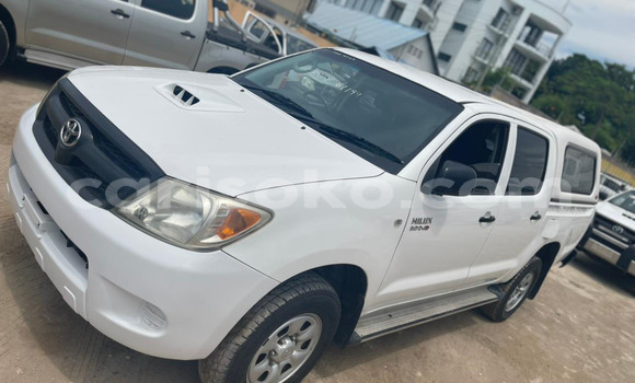 Acheter Import Voiture Toyota Hilux Blanc à Kigali, Rwanda Acheter Import Voiture Toyota Hilux Blanc à Kigali, Rwanda