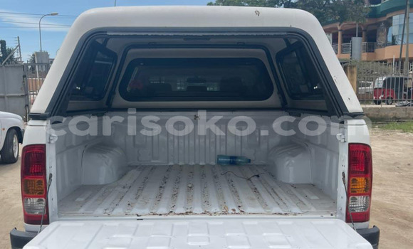 Acheter Import Voiture Toyota Hilux Blanc à Kigali, Rwanda Acheter Import Voiture Toyota Hilux Blanc à Kigali, Rwanda