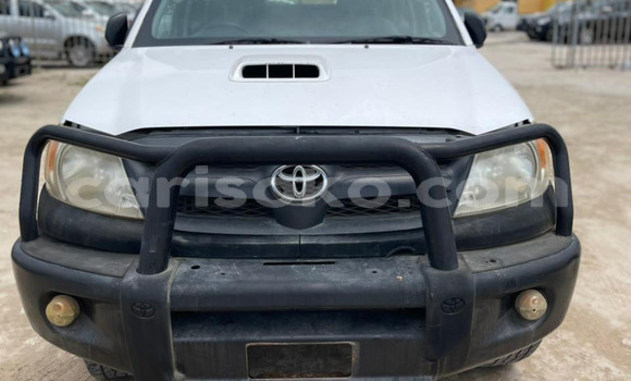 Acheter Import Voiture Toyota Hilux Blanc à Kigali, Rwanda Acheter Import Voiture Toyota Hilux Blanc à Kigali, Rwanda