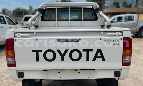 Acheter Import Voiture Toyota Hilux Blanc à Kigali, Rwanda Acheter Import Voiture Toyota Hilux Blanc à Kigali, Rwanda