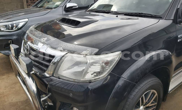 Acheter Import Voiture Toyota Hilux Noir à Kigali, Rwanda Acheter Import Voiture Toyota Hilux Noir à Kigali, Rwanda