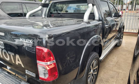 Acheter Import Voiture Toyota Hilux Noir à Kigali, Rwanda Acheter Import Voiture Toyota Hilux Noir à Kigali, Rwanda