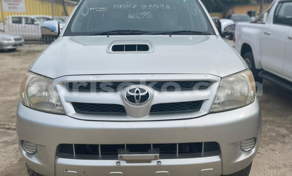 Acheter Import Voiture Toyota Hilux Gris à Kigali, Rwanda Acheter Import Voiture Toyota Hilux Gris à Kigali, Rwanda