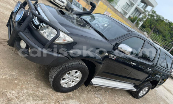 Acheter Import Voiture Toyota Hilux Noir à Kigali, Rwanda Acheter Import Voiture Toyota Hilux Noir à Kigali, Rwanda