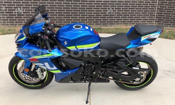 Sayi Na hannu Suzuki GSX–R Bleu Motsi in Gikongoro a Gikongoro Sayi Na hannu Suzuki GSX–R Bleu Motsi in Gikongoro a Gikongoro
