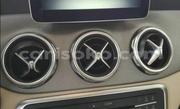 اشتري مستعمل Mercedes-Benz GLA-klasse Autre سيارة في Kigali في Rwanda اشتري مستعمل Mercedes-Benz GLA-klasse Autre سيارة في Kigali في Rwanda