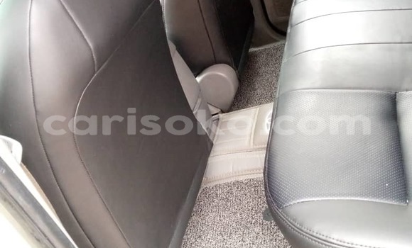 Acheter Occasion Voiture Toyota Hilux Marron à Kigali, Rwanda Acheter Occasion Voiture Toyota Hilux Marron à Kigali, Rwanda