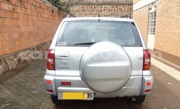 Acheter Occasion Voiture Toyota RAV4 Blanc à Kigali, Rwanda