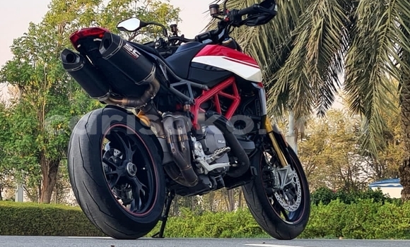 Acheter Occasion Moto Ducati Hypermotard Rouge à Kigali, Rwanda Acheter Occasion Moto Ducati Hypermotard Rouge à Kigali, Rwanda